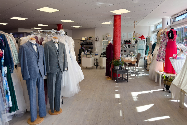 Bild 2 von GIARD Hochzeitsausstatter & Festmoden